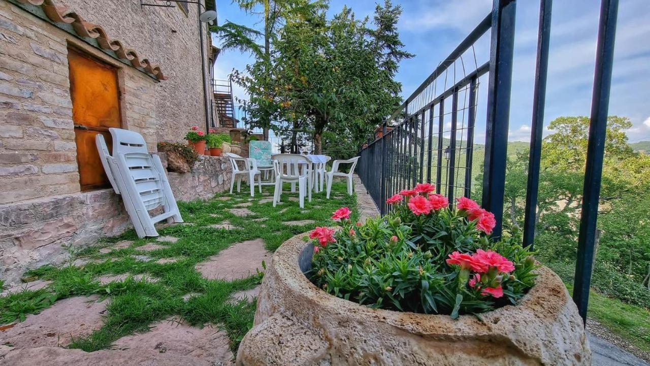 La Scuola Del Castello Localita San Giovanni Spello Kültér fotó